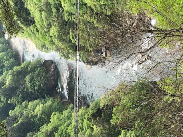 鬼怒盾岩大吊橋に観光