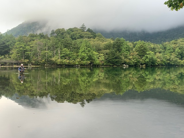 2025年の9月15日に息子くんと湯の湖に釣りに行きました